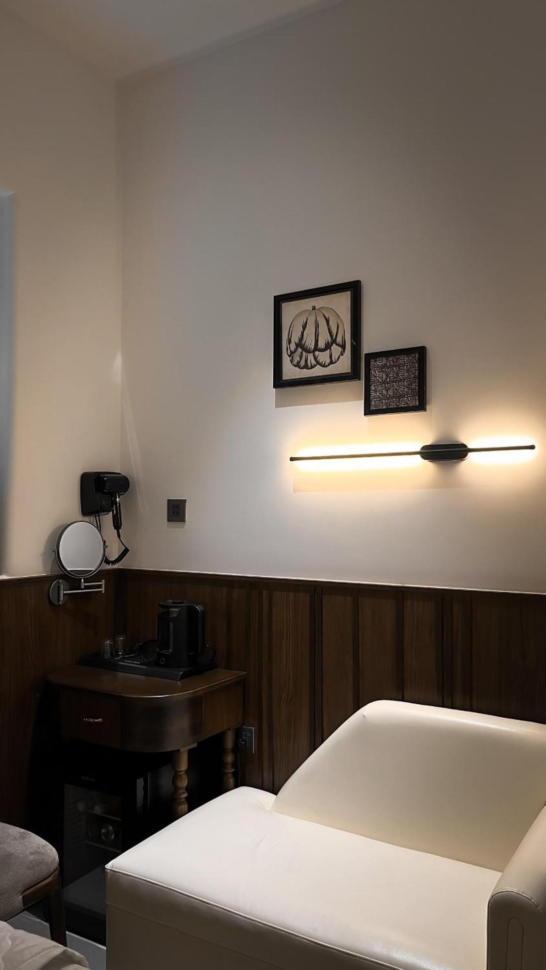 Dong Nhu 5 Hotel