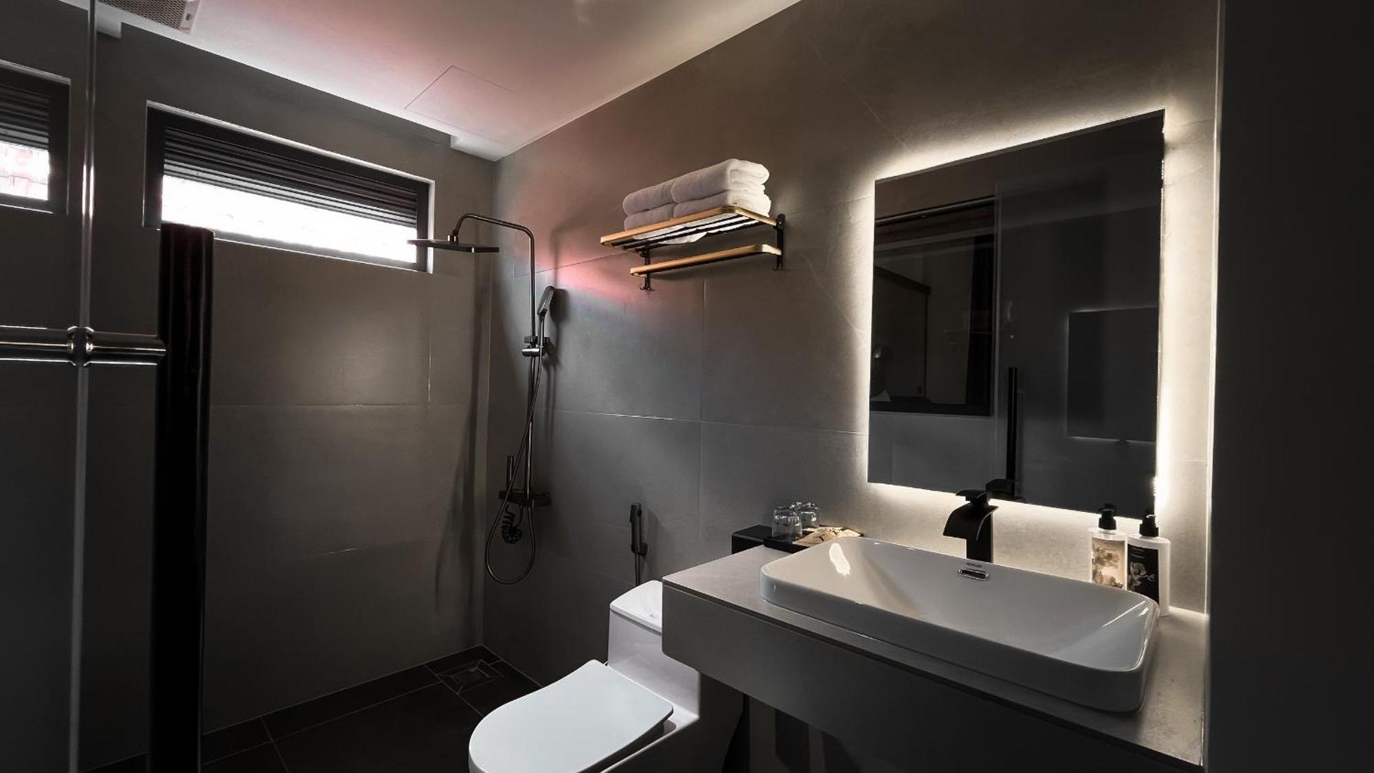 Dong Nhu 5 Hotel